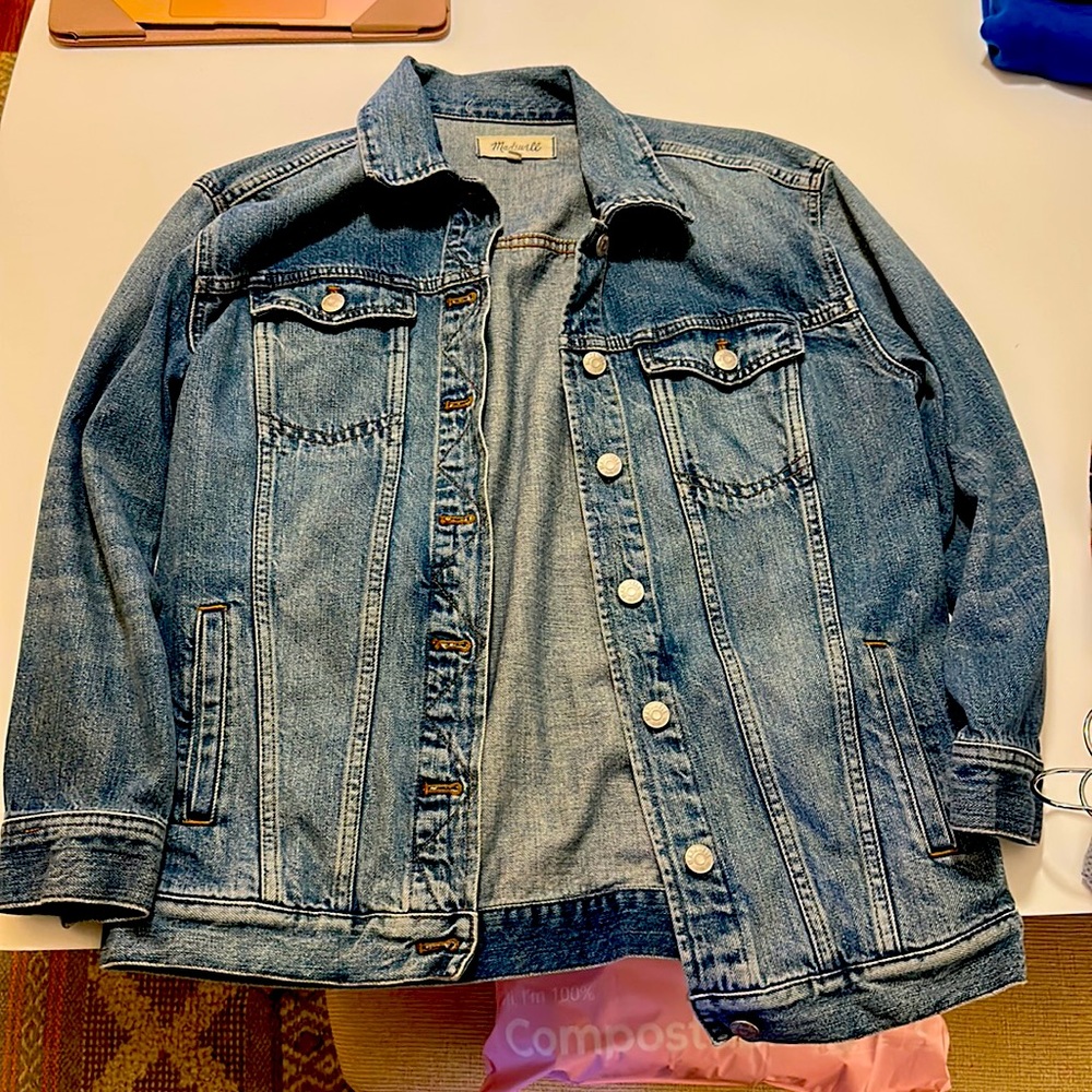 Madewell denim jacket, size small, excellent condition!
